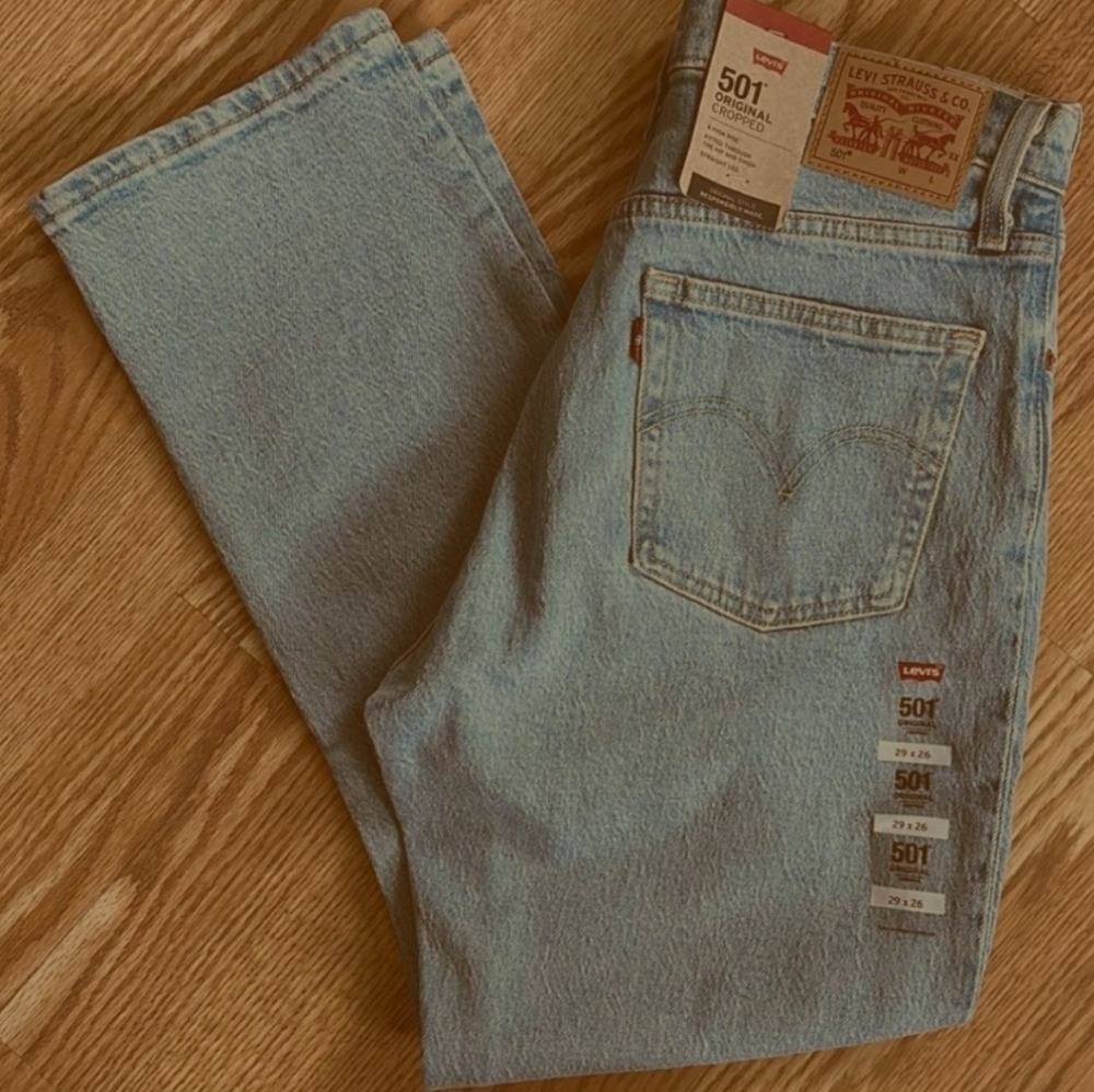 Levi's 501 29x26 cropped